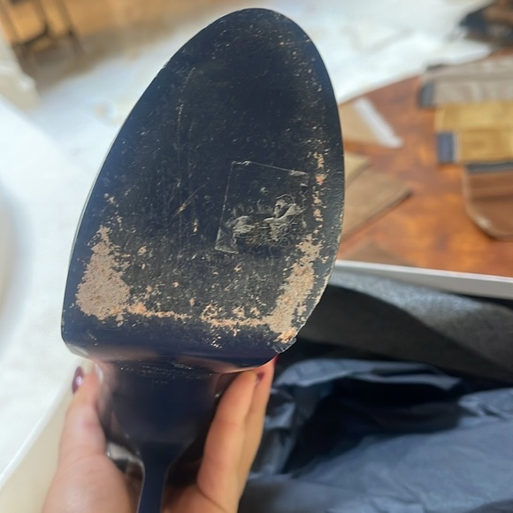 YVES SAINT LAURENT RIVE GAUCHE PATENT LEATHER PUMPS - Picture 4 of 7